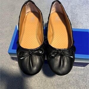 White Mountain Sakari Black Flats Size 9.